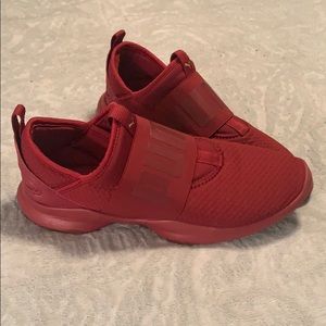 Practically New Puma Slip On Sneakers Sz 8